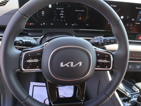 New 2026 Kia Carnival SX FWD image 23