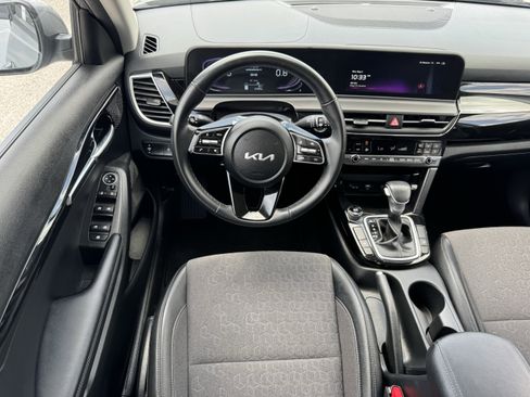 Used 2025 Kia Seltos S FWD image 14