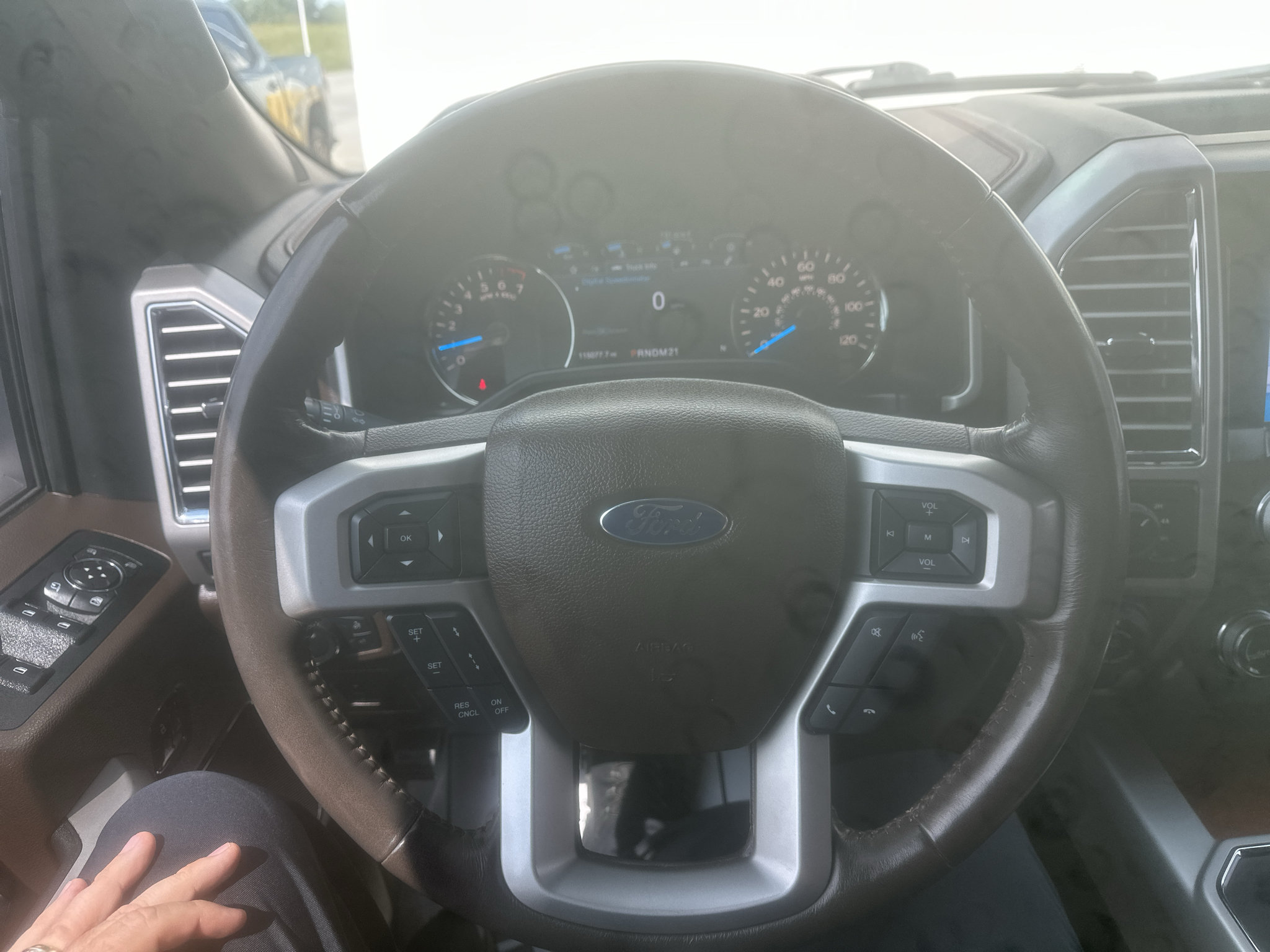Used 2016 Ford F150 King Ranch w/ Equipment Group 601A Luxury AWD/4WD image 20
