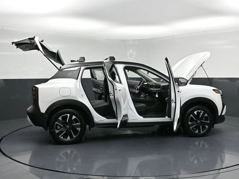 New 2026 Nissan Kicks SV w/ SV Premium Package AWD/4WD image 33