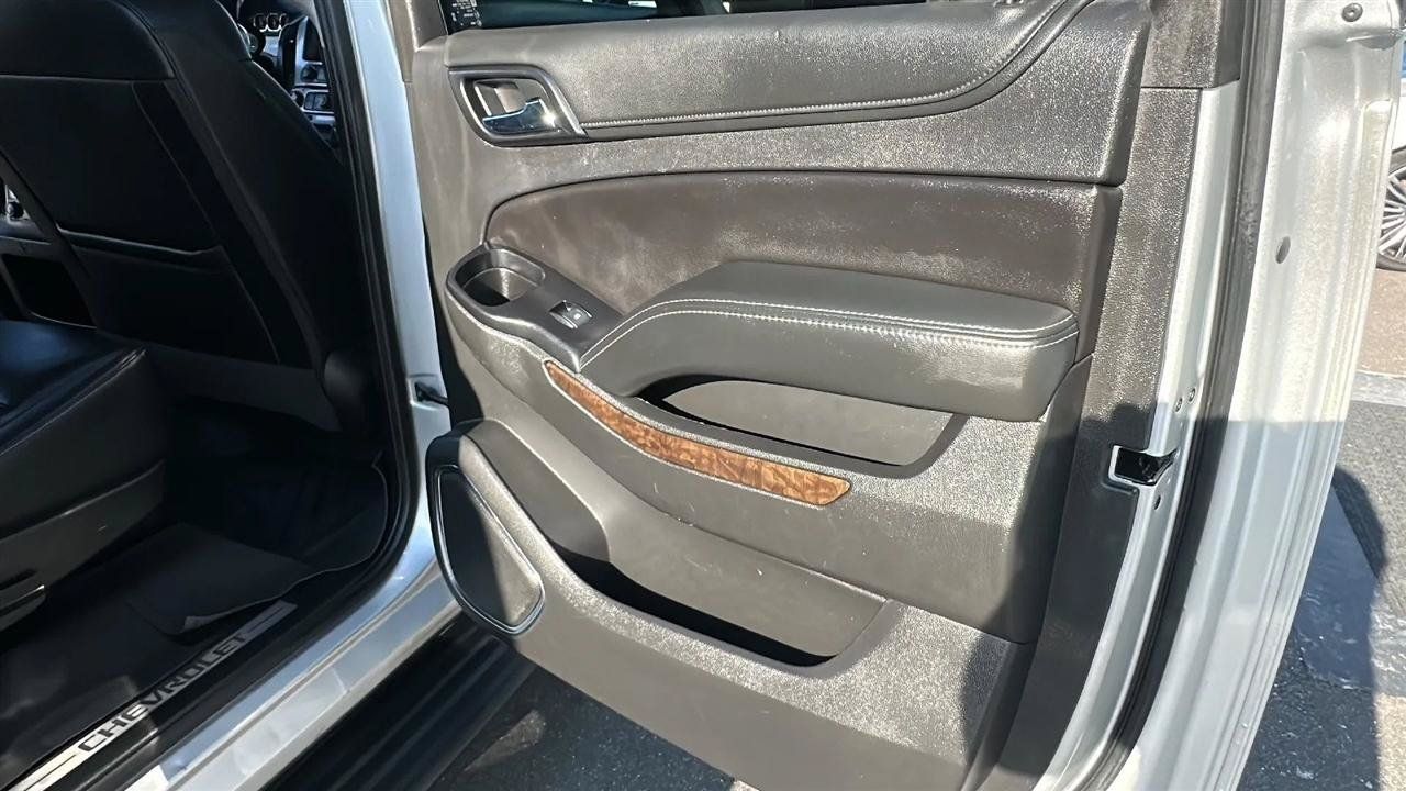 Used 2020 Chevrolet Suburban LT AWD/4WD image 28