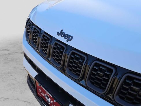 New 2026 Jeep Compass Latitude image 13