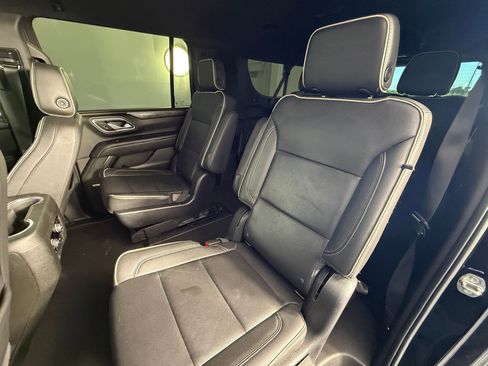 Used 2022 Chevrolet Suburban Premier AWD/4WD image 27