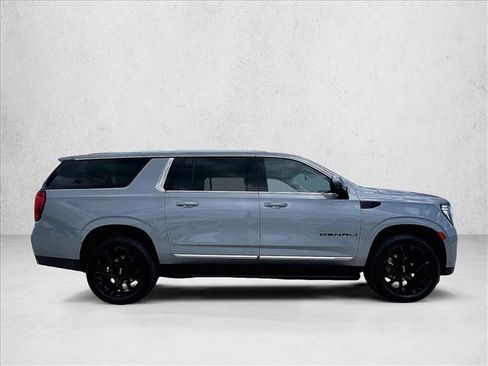 Used 2024 GMC Yukon XL Denali w/ Advanced Technology Package RWD image 5