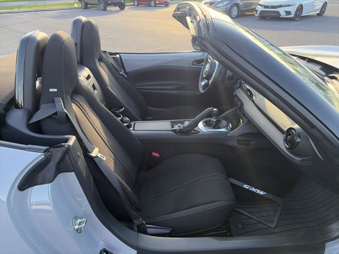 Used 2024 MAZDA MX-5 Miata Club image 28