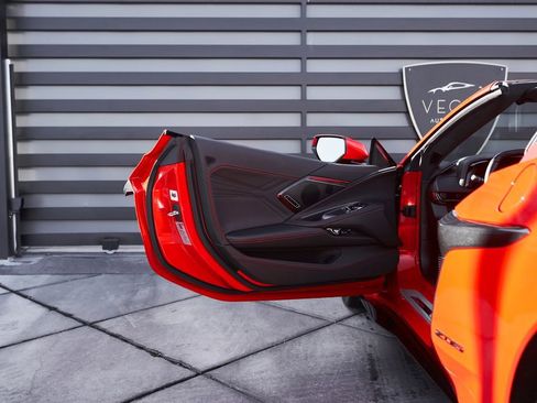 Used 2023 Chevrolet Corvette Z06 w/ Stealth Interior Trim Package RWD image 30