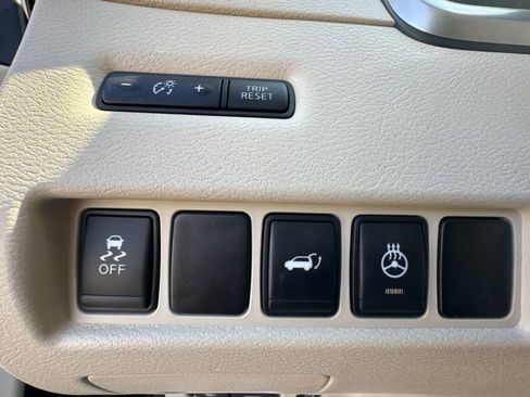 Used 2015 Nissan Murano Platinum w/ Platinum Technology Package AWD/4WD image 17