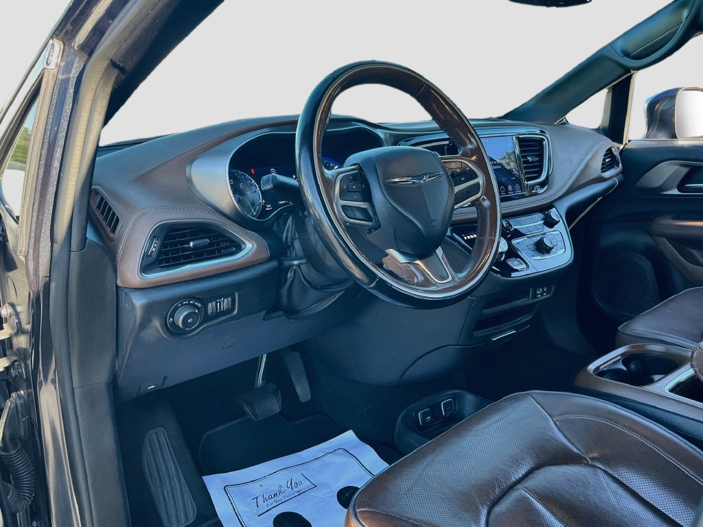Used 2020 Chrysler Pacifica Limited FWD image 9