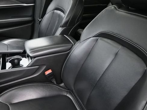 Used 2021 Jeep Grand Cherokee L Limited AWD/4WD image 18