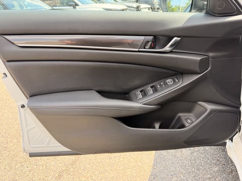 Used 2022 Honda Accord Sport image 10