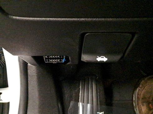 Used 2025 Chevrolet Malibu RS image 10