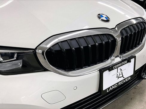 Used 2019 BMW 330i Sedan w/ Driving Assistance Package image 31