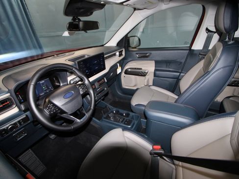 New 2026 Ford Maverick Lariat image 2