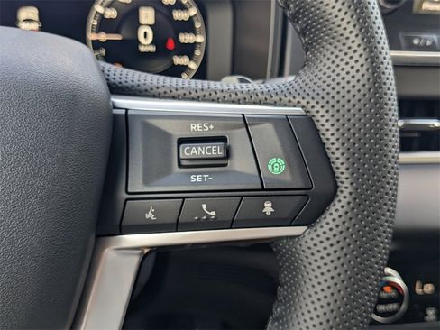 New 2025 Mitsubishi Outlander SE image 29