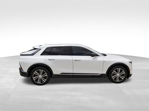 Certified 2025 Cadillac Lyriq Luxury RWD image 5