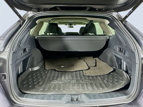 Used 2025 Subaru Outback Premium image 29