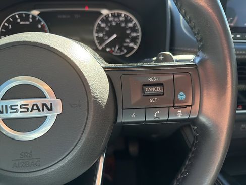 Used 2021 Nissan Rogue SL image 36