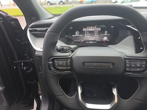 New 2026 Jeep Cherokee Laredo image 17