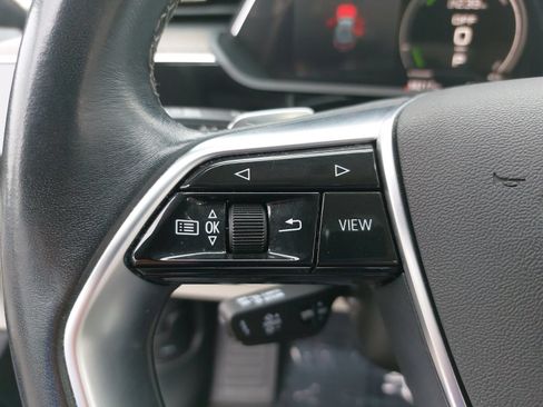 Used 2024 Audi Q8 e-tron Premium Plus w/ Premium Plus Package AWD/4WD image 17