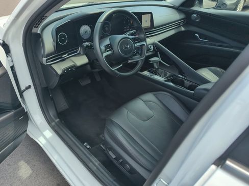 Used 2023 Hyundai Elantra Limited FWD image 11