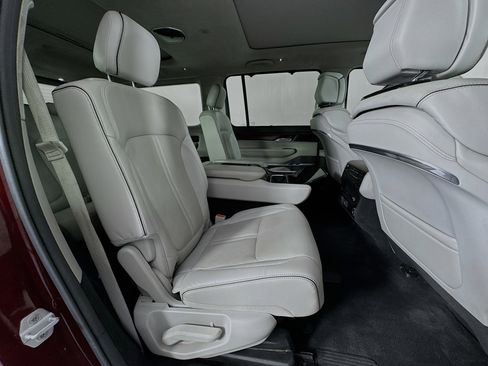 Used 2022 Jeep Grand Wagoneer Series II w/ Convenience Group III AWD/4WD image 30