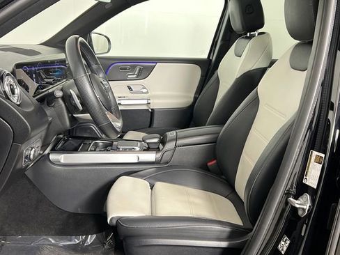 Used 2023 Mercedes-Benz GLB 250 image 17