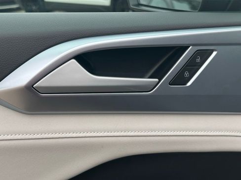 New 2026 Volkswagen Taos SE FWD image 25