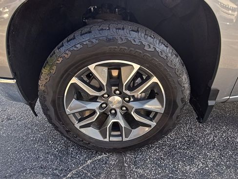 Used 2023 Chevrolet Silverado 1500 LT image 30