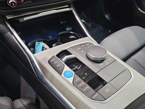 New 2025 BMW i4 xDrive40i image 17