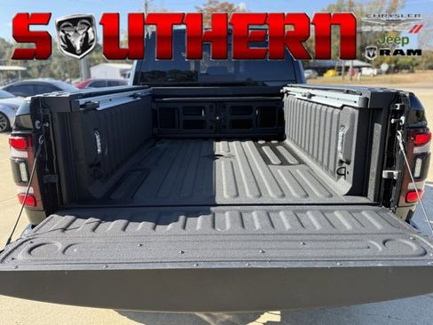 Used 2024 RAM 2500 Limited image 20