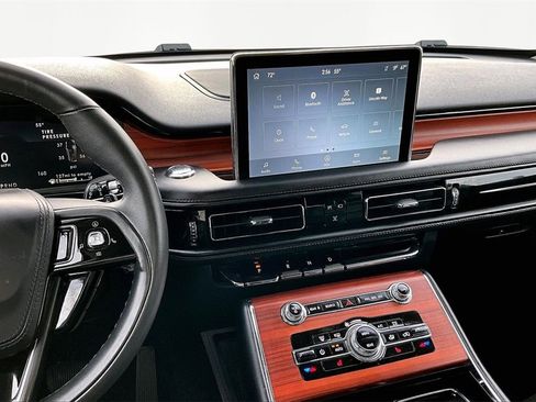 Used 2024 Lincoln Aviator Reserve image 6