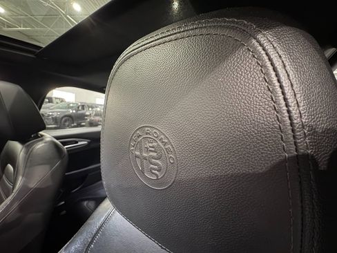 Used 2021 Alfa Romeo Giulia Ti Sport image 12