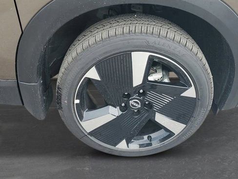 New 2026 Nissan Kicks SR image 8