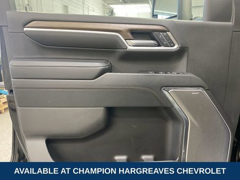 Used 2025 Chevrolet Silverado 3500 High Country AWD/4WD image 30