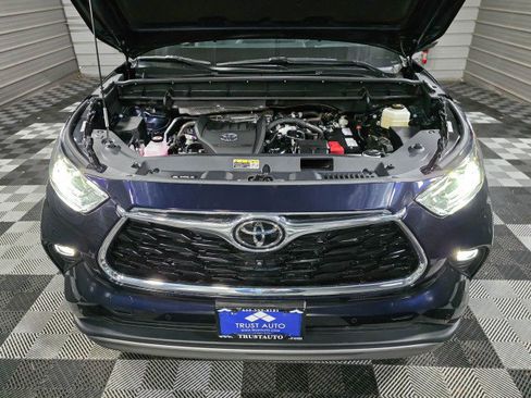 Used 2024 Toyota Highlander Platinum image 42