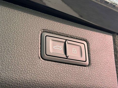 Certified 2024 Bentley Bentayga image 56