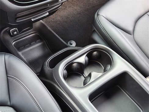 New 2026 Chrysler Pacifica Select image 16