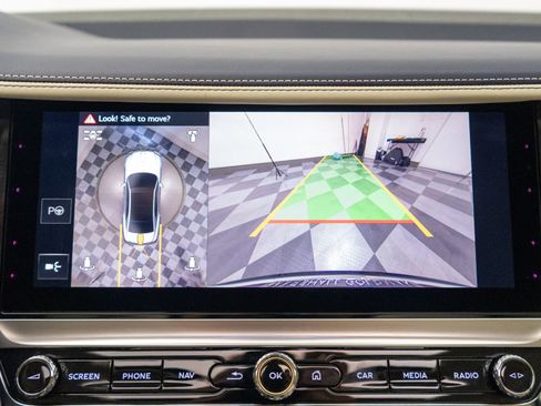 Used 2026 Bentley Flying Spur Plug-In Hybrid AWD/4WD image 40