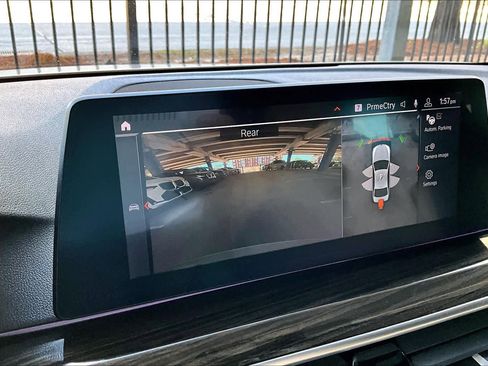 Used 2020 BMW 530i w/ Convenience Package image 26