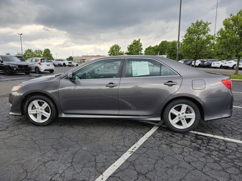 Used 2013 Toyota Camry SE FWD image 11