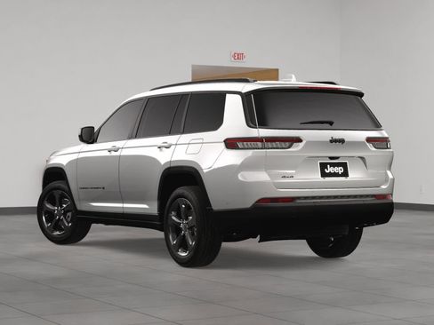 New 2024 Jeep Grand Cherokee L Altitude image 4