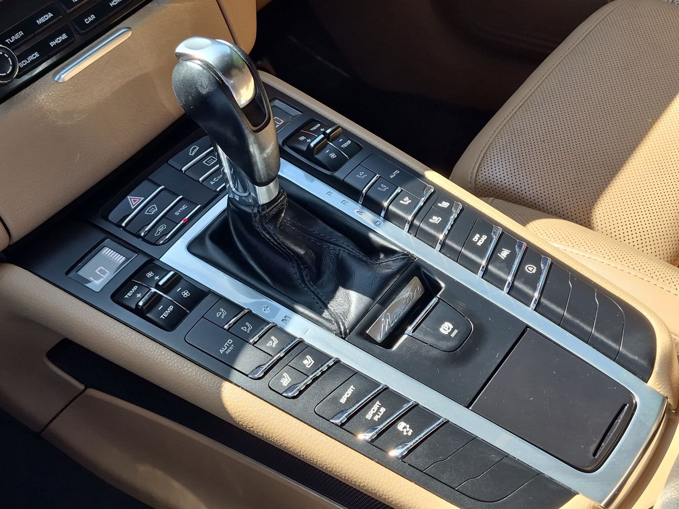 Used 2018 Porsche Macan S AWD/4WD image 24