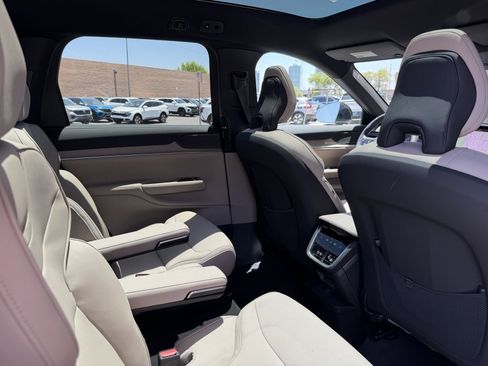Used 2025 Volvo EX90 Plus AWD/4WD image 36