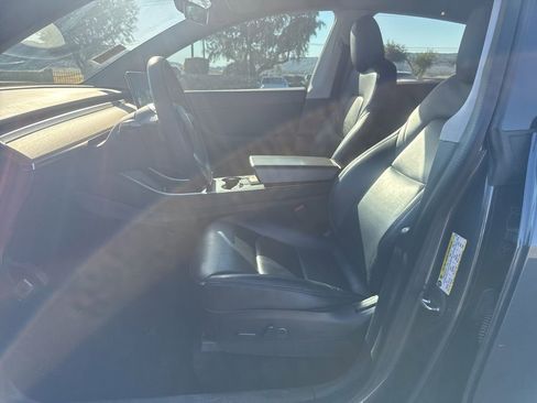 Used 2021 Tesla Model Y Long Range image 21