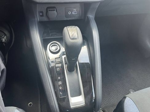 Used 2025 Nissan Versa SV FWD image 38