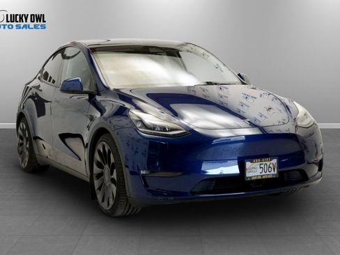 Used 2022 Tesla Model Y Performance AWD/4WD image 3