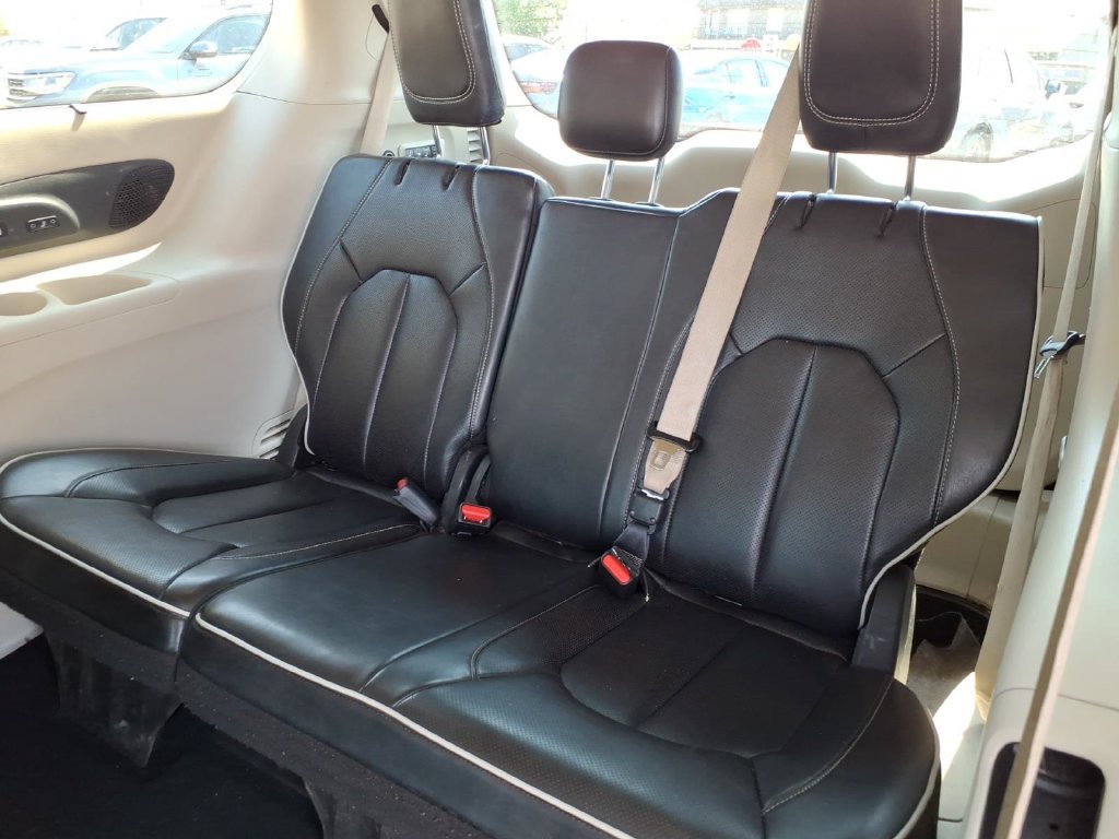 Used 2022 Chrysler Pacifica Limited FWD image 21