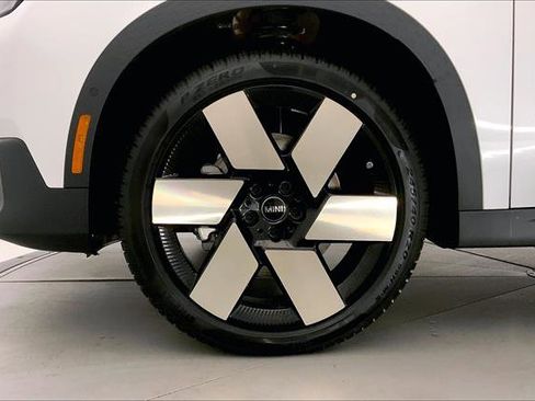 Used 2025 MINI Cooper Countryman S w/ Comfort Package Max image 9