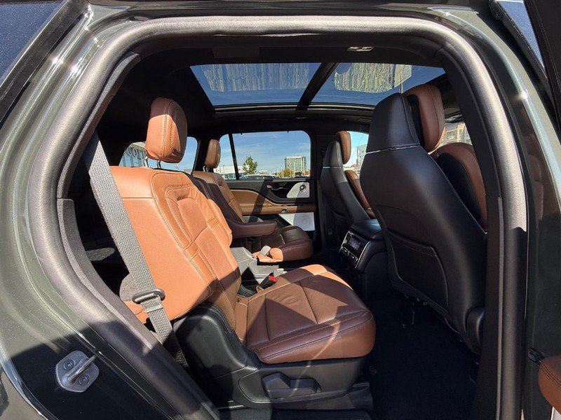 Certified 2023 Lincoln Aviator Reserve w/ Equipment Group 201A AWD/4WD image 14