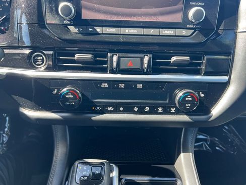 Used 2022 Nissan Pathfinder SV image 26